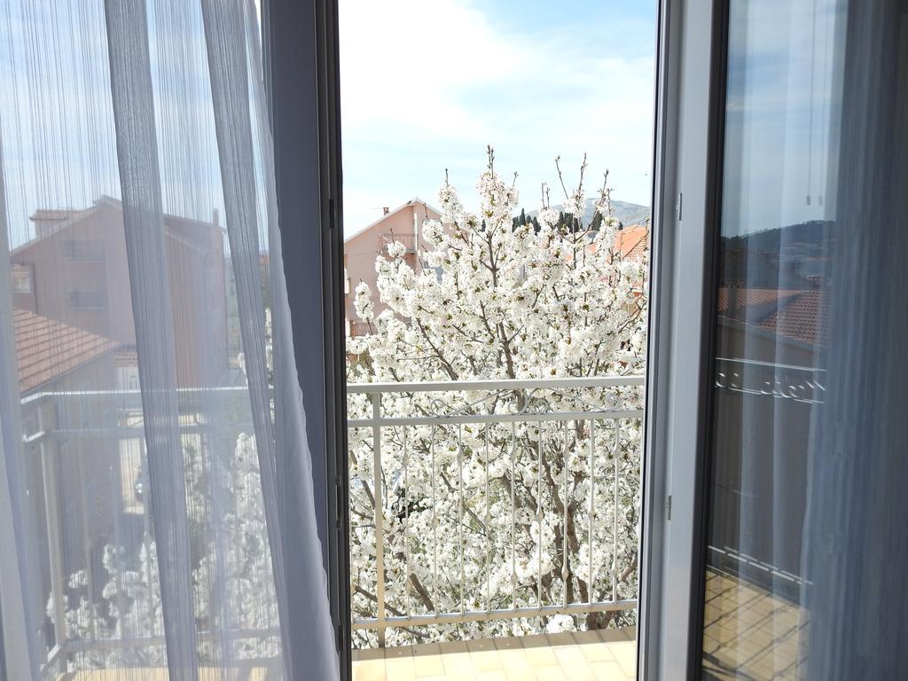 Marini Apartmani Trogir Buitenkant foto